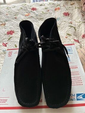Clarks Sharce Chukka Boot Size 12W Black Suede Leather Wallabee Gum Sole